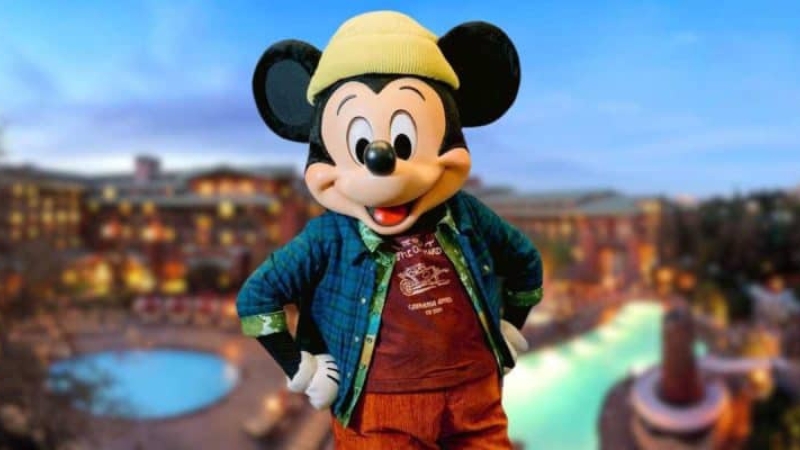 Mickey e amigos estreiam novos looks para o Disney Dining Experience