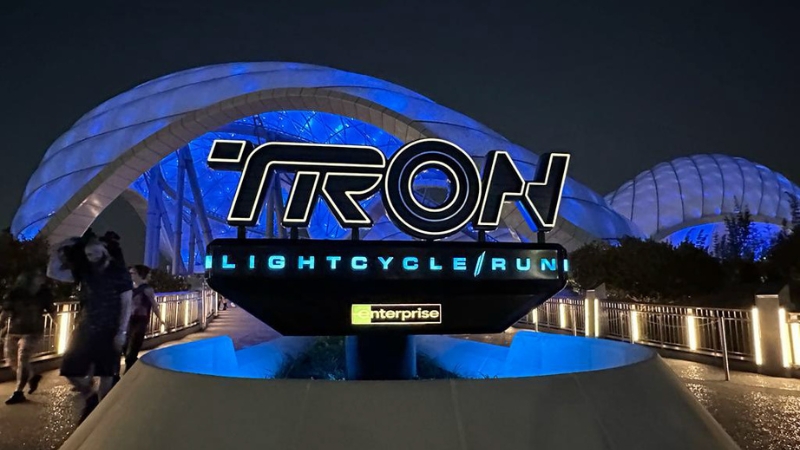 Atração TRON no Magic Kingdom: fila virtual chega ao fim