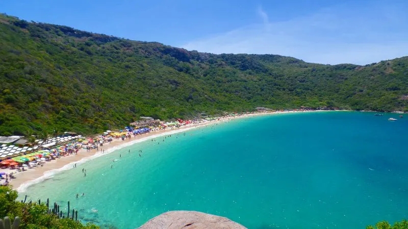 Praia do Forno em Arraial do Cabo