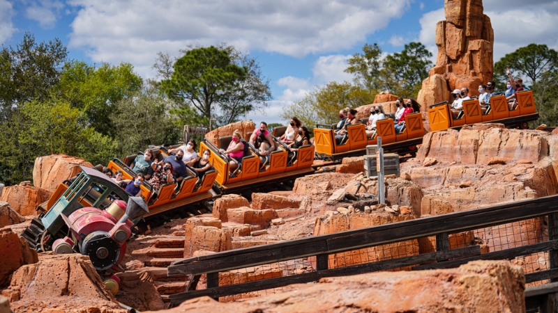 Disney fecha montanha-russa do Magic Kingdom para reforma