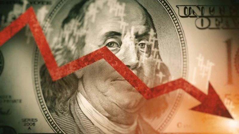 Dólar recua no 1º semestre e atinge menor patamar de 2025