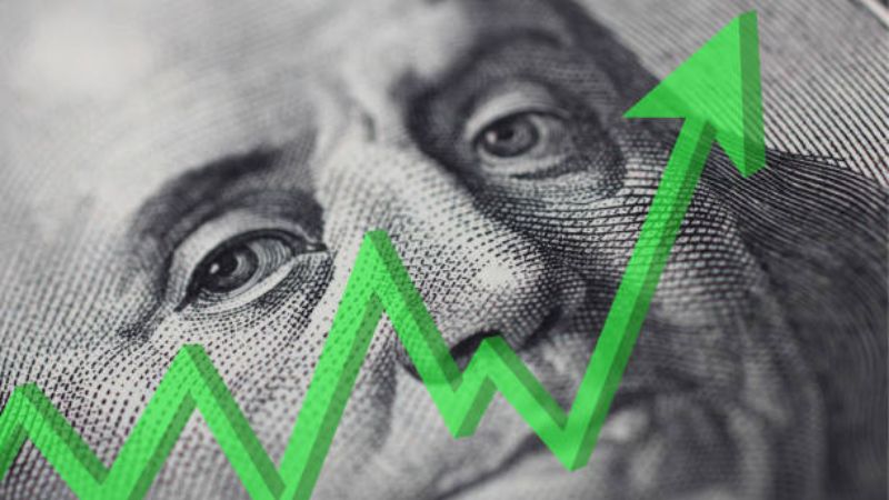 Dólar sobe com tensão no Oriente Médio após bombardeio no Irã: entenda os impactos