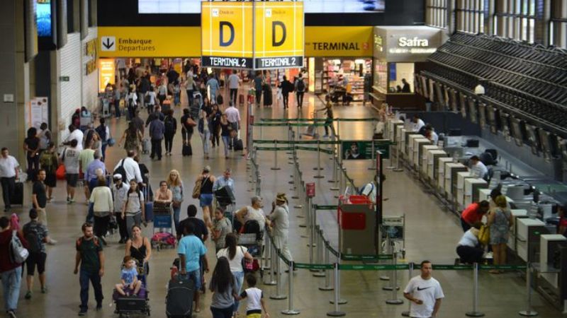 Aeroporto de Guarulhos recebe novos equipamentos de raio-x vindo EUA após polêmica do ziplock