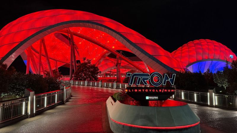 Tron: Ares estreia no Magic Kingdom e em Xangai Disneyland em setembro