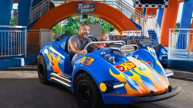 Beto Carrero apresenta o Hot Wheels Turbo Drive, uma aventura digna de colecionador!