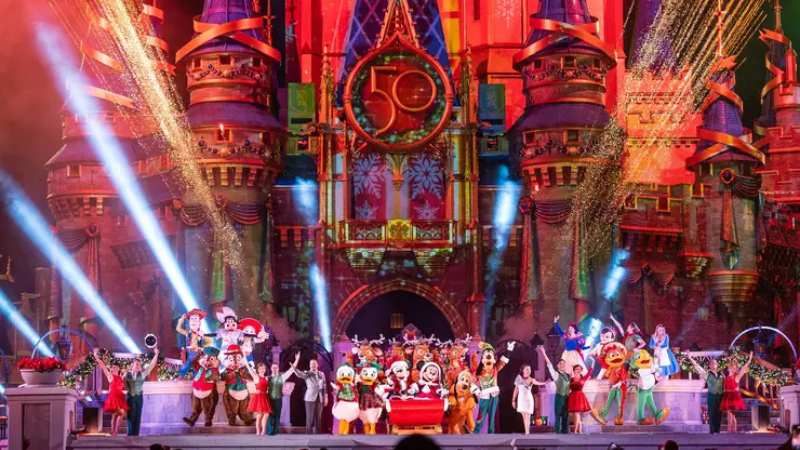 Disney confirma retorno de shows natalinos no Magic Kingdom para o Holidays 2026